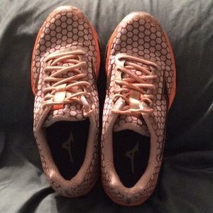 Mizuno Wave 3 Prophecy orange & purple Women’s 8.5